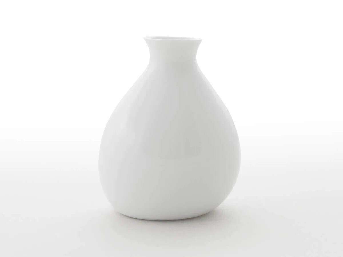 Original japanisches Sake Set Yuuki, Karaffe, ca. 400 ml, 5 Sake-Becher. Feinstes Porzellan, traditionelle Handarbeit, echte Unikate. Weiß, edle Transparenz, Design-Auszeichnungen, spülmaschinenfest