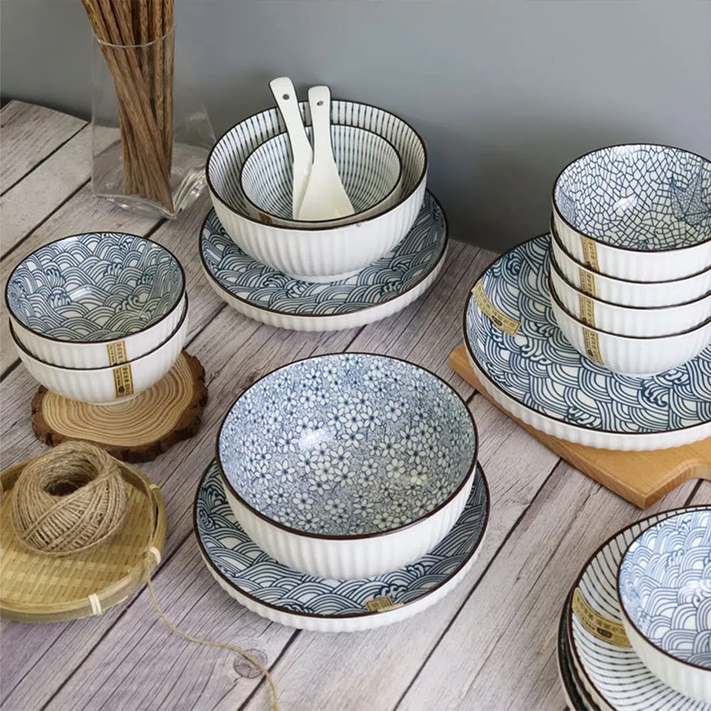 Geschirrset aus Keramik, 18-teiliges Jingdezhen-Retro-Geschirrset aus Porzellan für den Familienhaushalt für 4 Personen